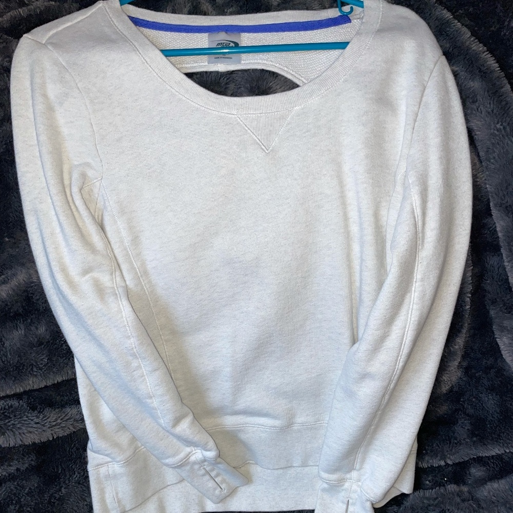 Crew Neck With open back